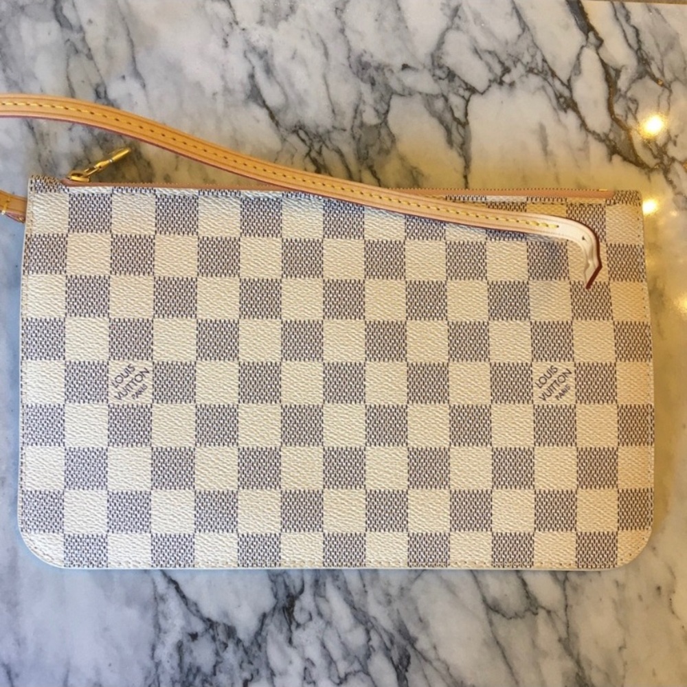 NWOT Auth Louis Vuitton Daimer Azur Pouch w/strap
